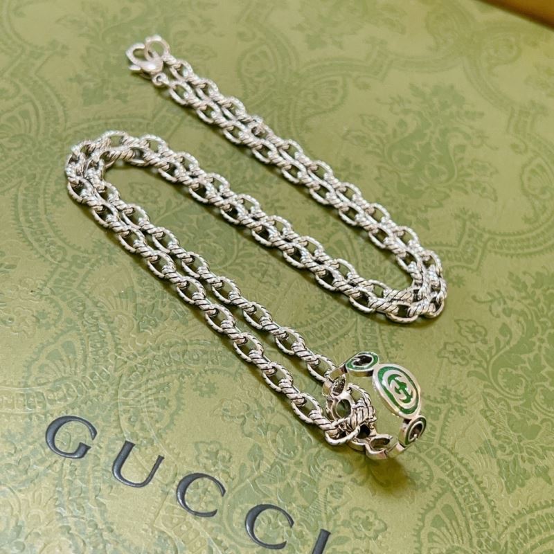 G*u*i necklaces